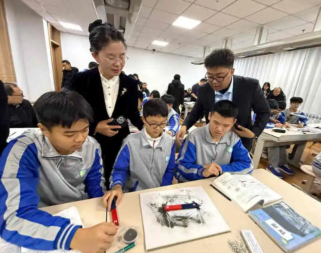 修养类课程夯实学生知识根基艺术润心课程以美育人以美化人