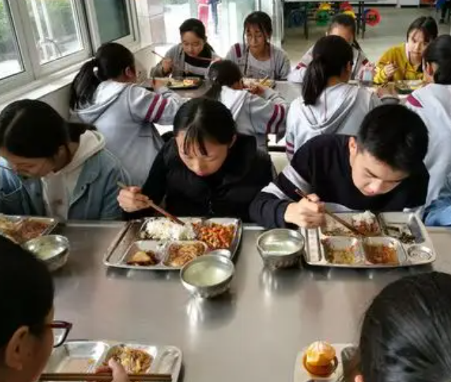 监管平台推进互联网明厨亮灶建设学校食